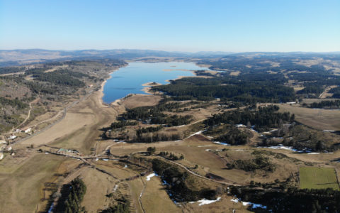 Le Lac de Naussac du côté de Briges. Photo : Dylan Wasselin